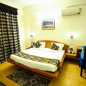 Deluxe Suite Banganga Transfers